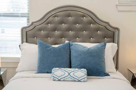 The O'Keeffe-2Nd Floor Boutique Hotel Suite Bentonville Exterior photo